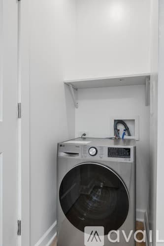 Chicago Apartment: 5710 N Winthrop Ave