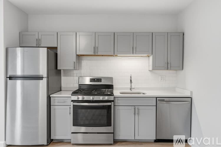Chicago Apartment: 5710 N Winthrop Ave