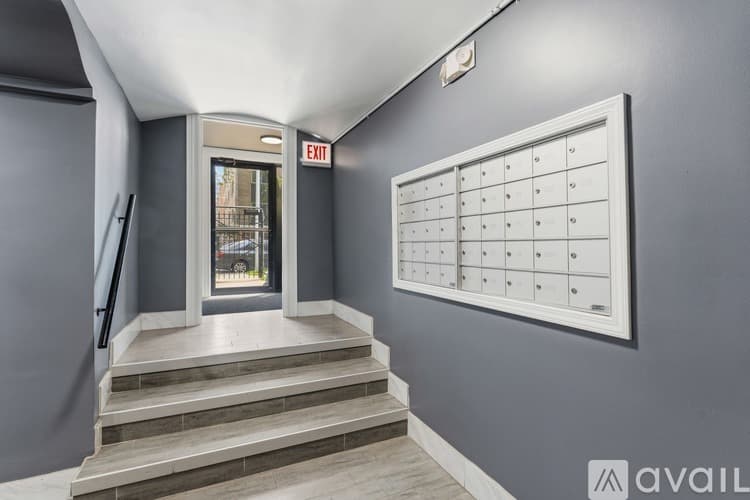 Chicago Apartment: 5710 N Winthrop Ave