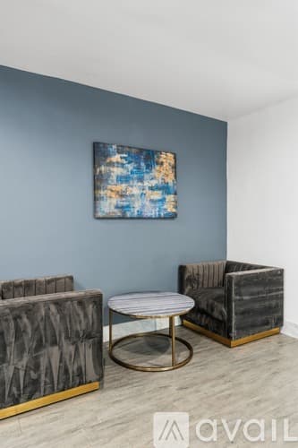 Chicago Apartment: 5710 N Winthrop Ave