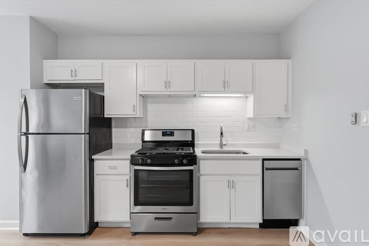 Chicago Apartment: 5710 N Winthrop Ave