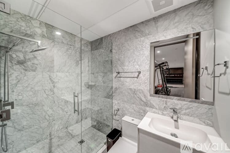 Los Angeles House: 527 N Harper Ave