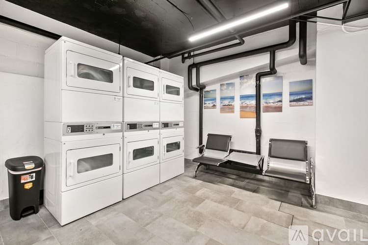 Chicago Apartment: 5858 N Sheridan Rd