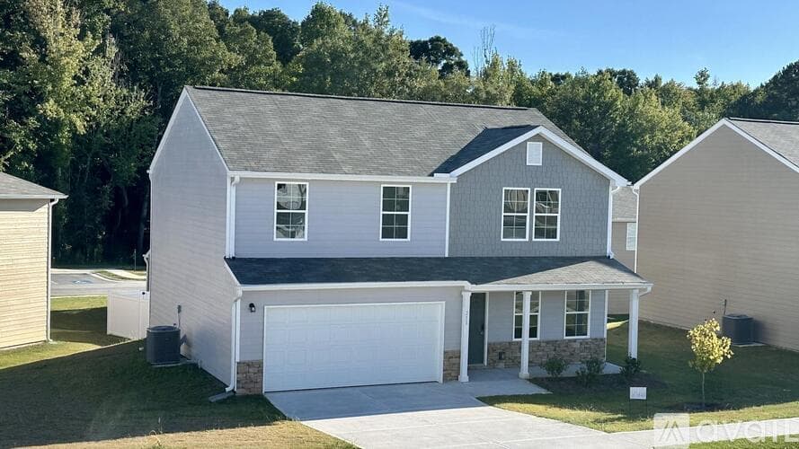 Jackson House: 238 Golden Raintree Dr