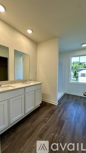 Jackson House: 238 Golden Raintree Dr