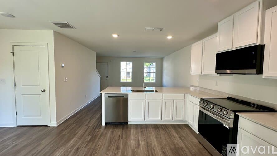 Jackson House: 238 Golden Raintree Dr