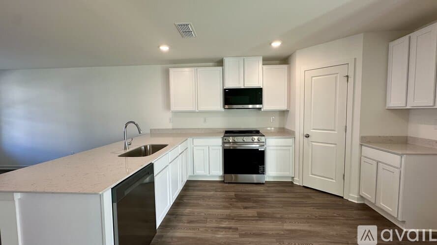 Jackson House: 238 Golden Raintree Dr