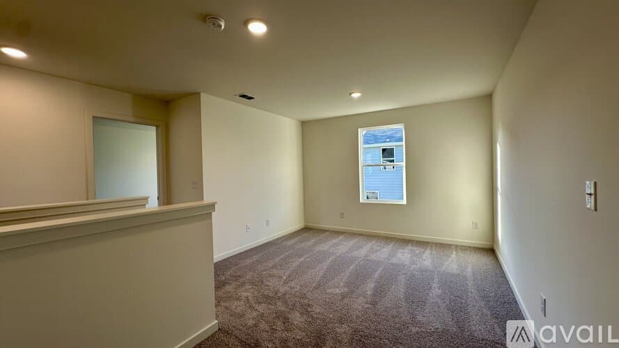 Jackson House: 238 Golden Raintree Dr