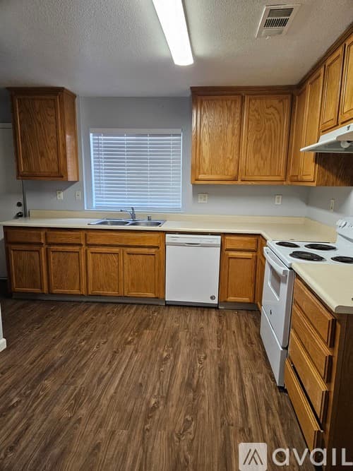 Waterford Townhome: 12403 Summers St