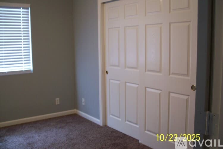 Waterford Townhome: 12403 Summers St