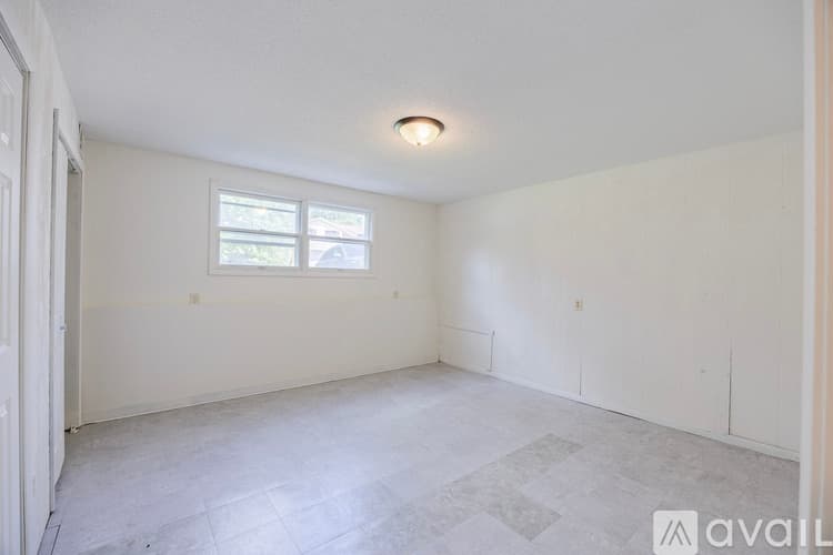 Columbia Heights House: 1212 44 1 2 Ave NE