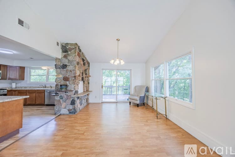 Columbia Heights House: 1212 44 1 2 Ave NE