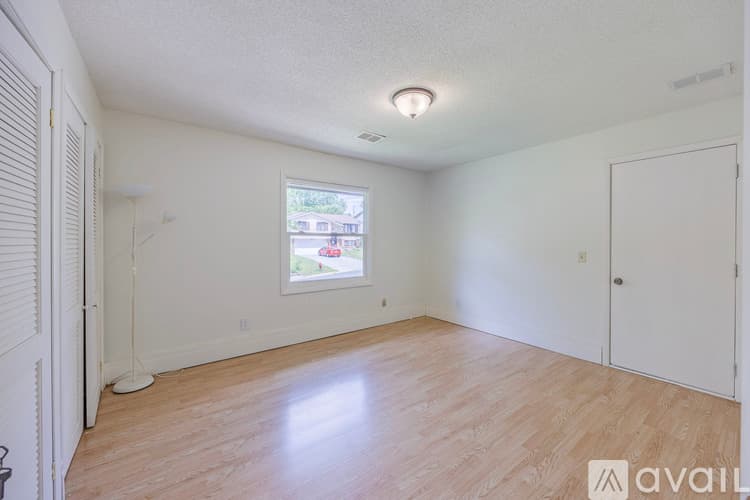 Columbia Heights House: 1212 44 1 2 Ave NE