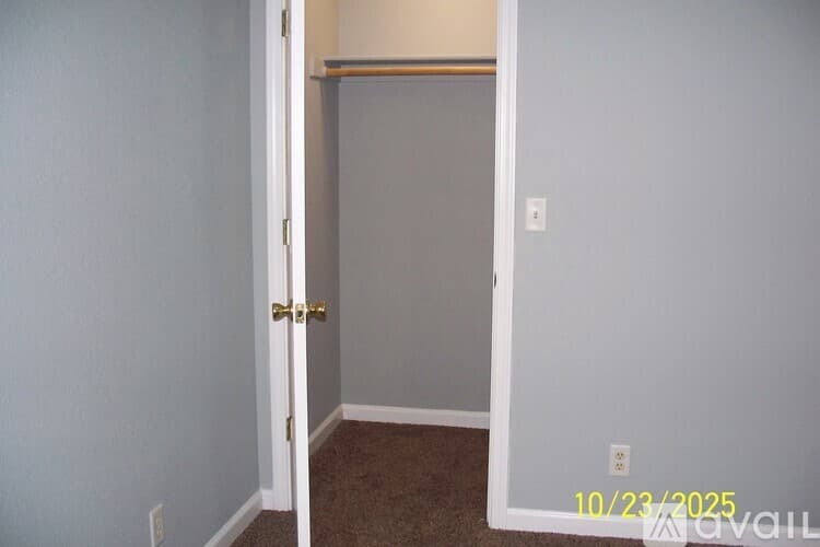 Waterford Townhome: 12403 Summers St