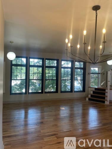 Adams Apartment: 6 East St