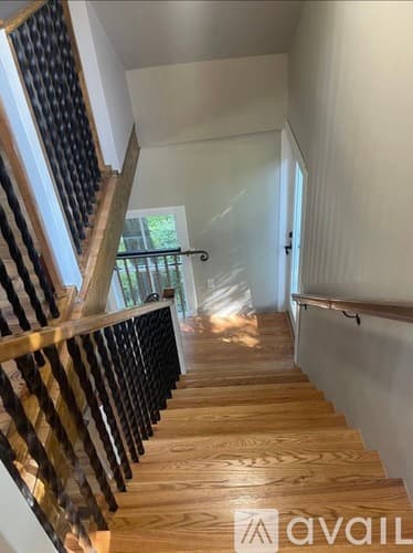 Adams Apartment: 6 East St