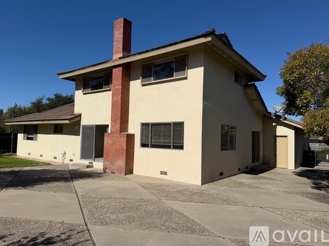 Salinas House: 22359 Ortega Dr