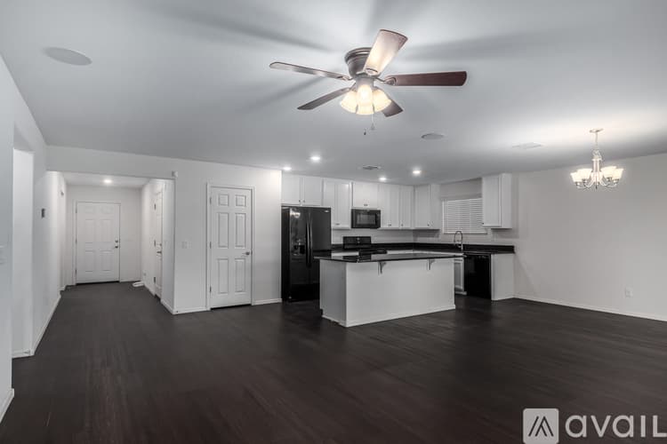 Phoenix House: 1749 East Chanute Pass