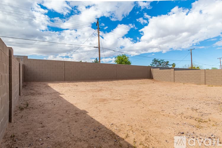 Phoenix House: 1749 East Chanute Pass