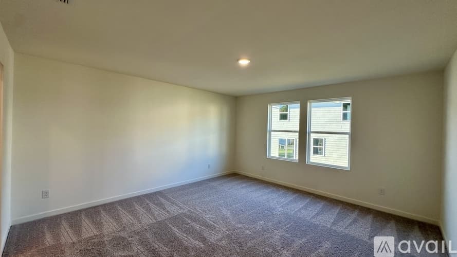 Jackson House: 241 Golden Raintree Dr