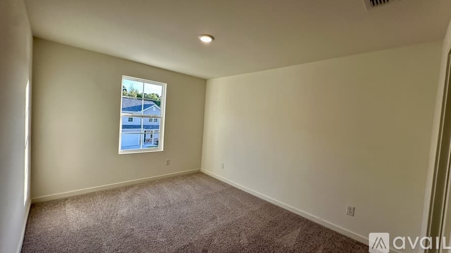 Jackson House: 241 Golden Raintree Dr