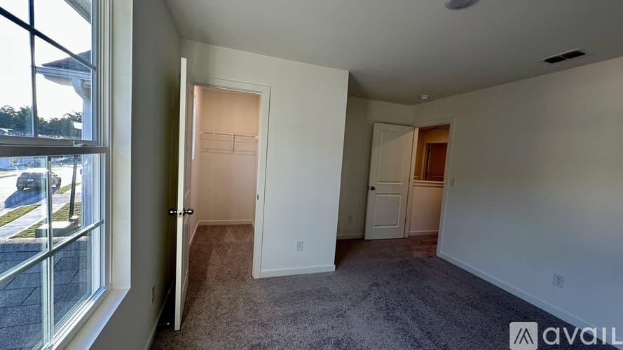 Jackson House: 241 Golden Raintree Dr