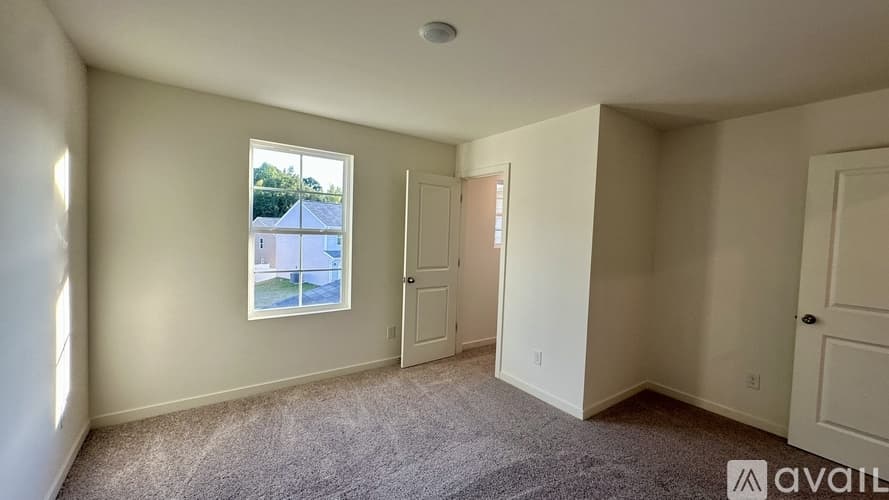Jackson House: 241 Golden Raintree Dr