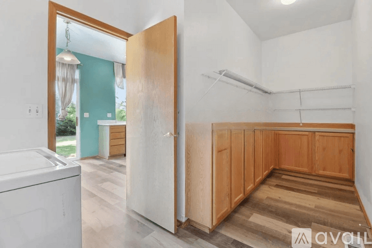 Kent House: 24325 119th Ave SE