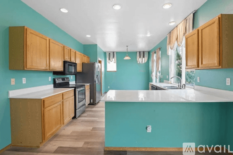 Kent House: 24325 119th Ave SE