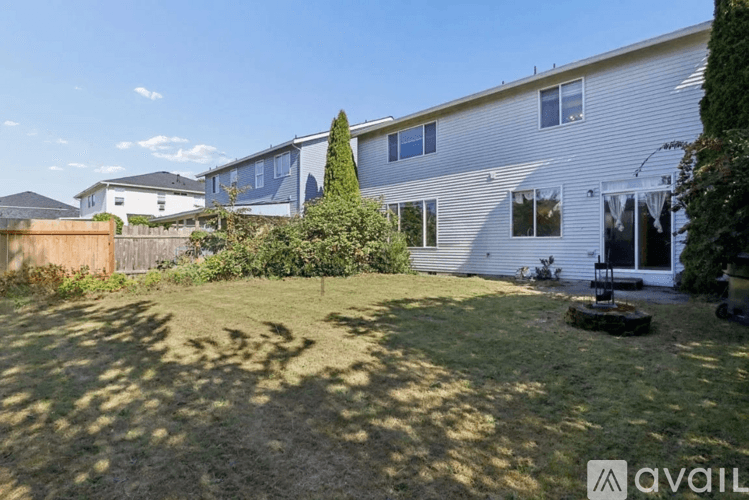 Kent House: 24325 119th Ave SE