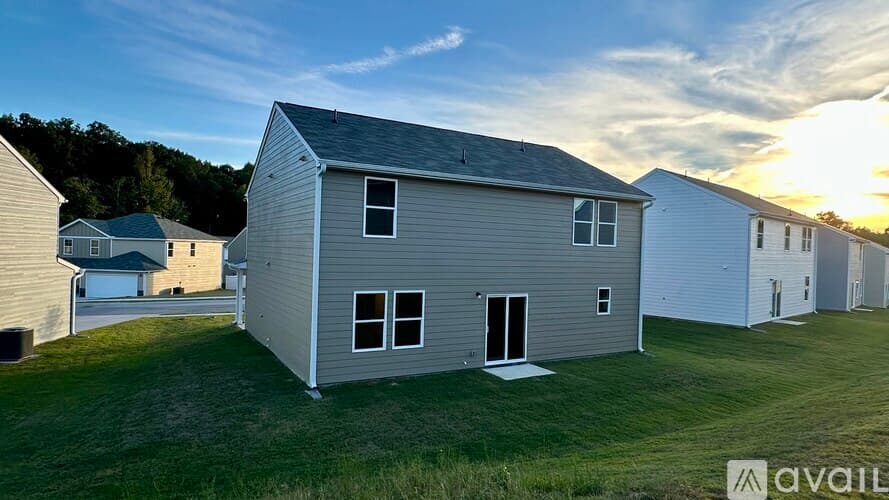 Jackson House: 241 Golden Raintree Dr
