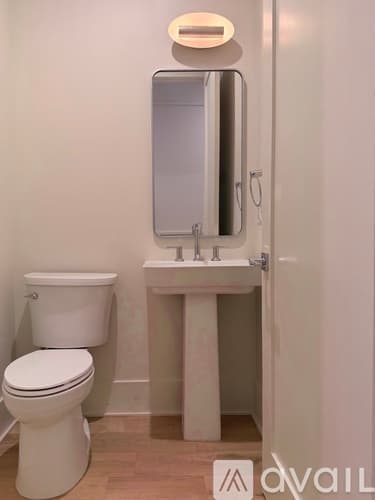 Savannah Townhome: 13 W 45th St