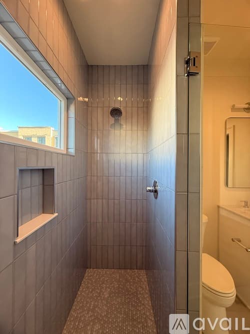 Savannah Townhome: 13 W 45th St