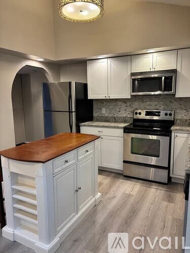 Portland Apartment: 10 Riverside Street