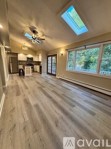 Portland Apartment: 10 Riverside Street