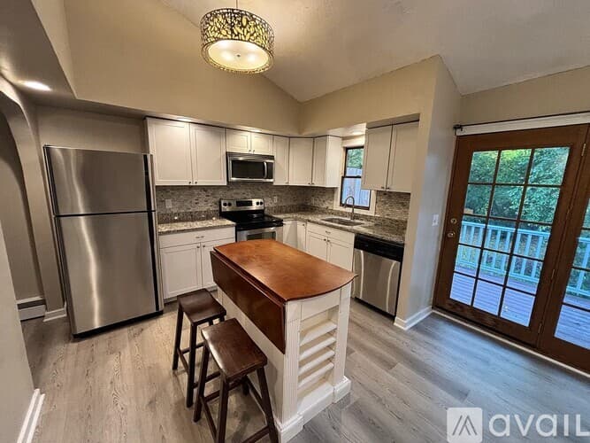 Portland Apartment: 10 Riverside Street