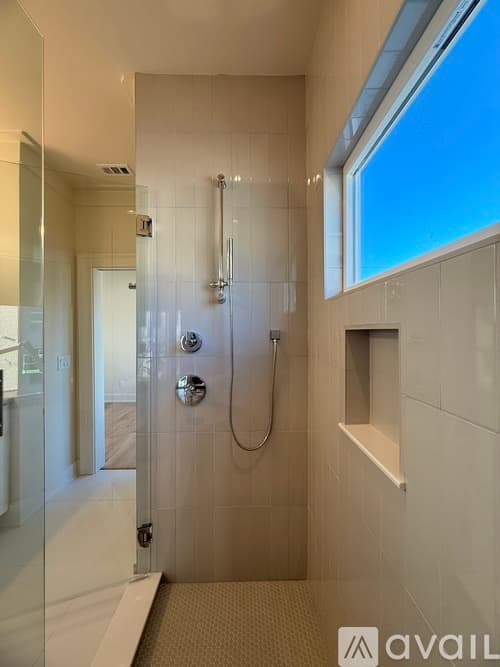 Savannah Townhome: 13 W 45th St