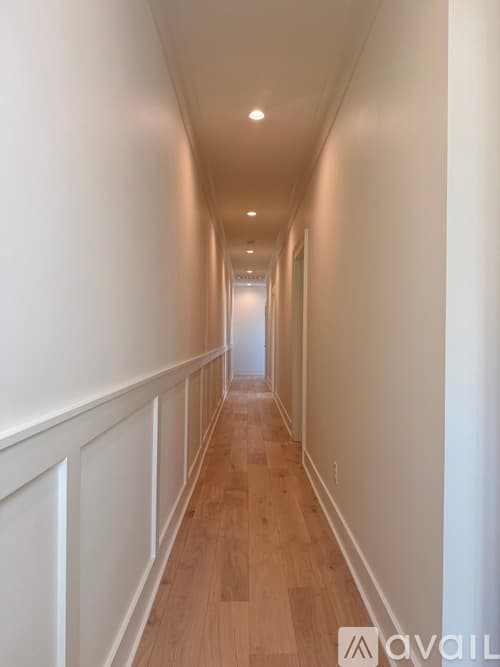 Savannah Townhome: 13 W 45th St