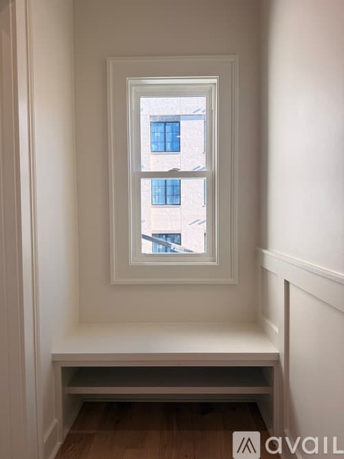 Savannah Townhome: 13 W 45th St