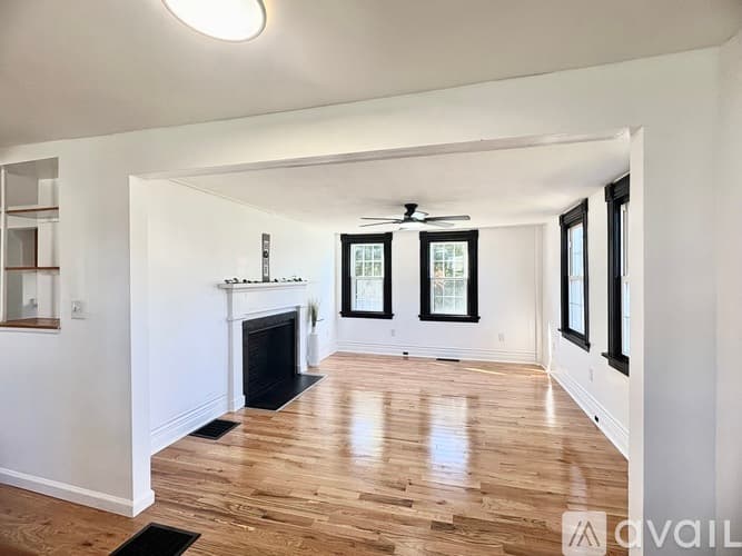 Manchester Apartment: 16 Hackmatack Street