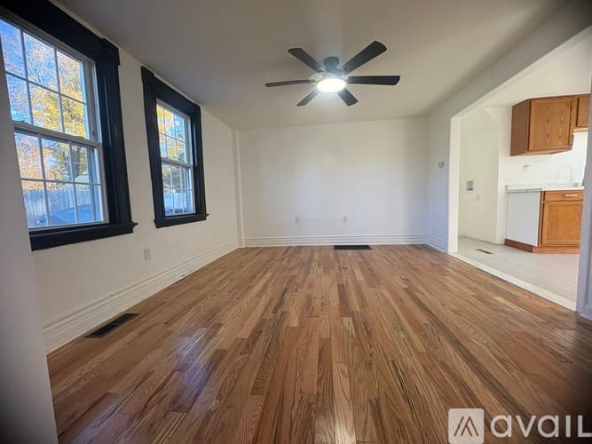 Manchester Apartment: 16 Hackmatack Street