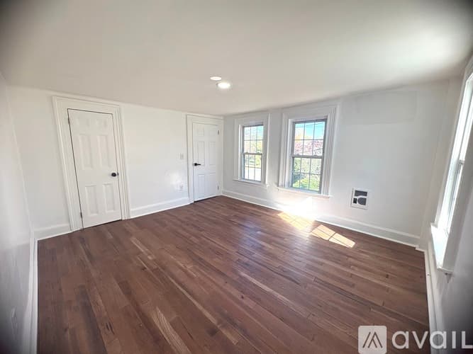 Manchester Apartment: 16 Hackmatack Street