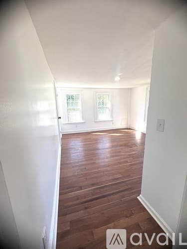 Manchester Apartment: 16 Hackmatack Street