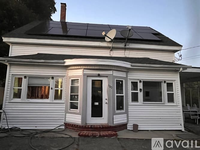 Brockton Apartment: 109 W Ashland St