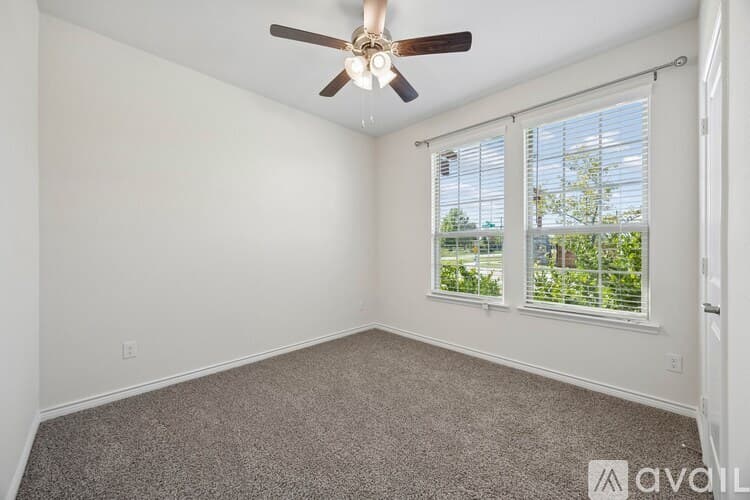 Aubrey House: 2702 Moccasin Ln