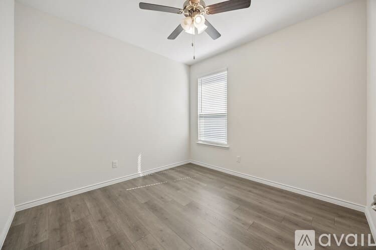 Aubrey House: 2702 Moccasin Ln