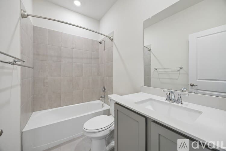 Aubrey House: 2702 Moccasin Ln