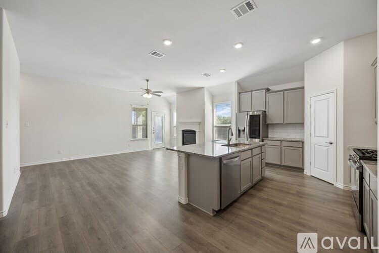 Aubrey House: 2702 Moccasin Ln