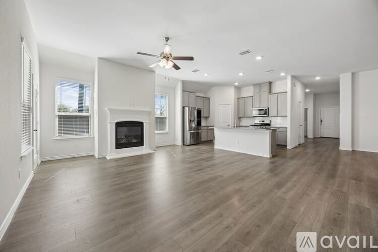Aubrey House: 2702 Moccasin Ln
