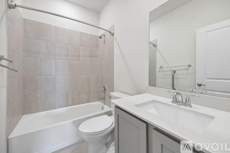 Aubrey House: 2702 Moccasin Ln